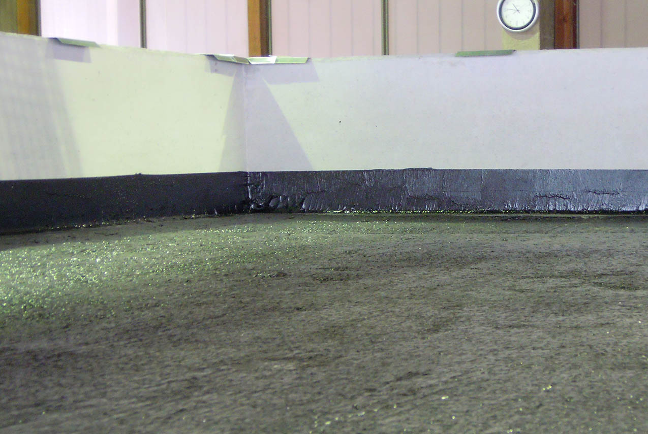 Isolement du toit avec face intérieure de la balustrade