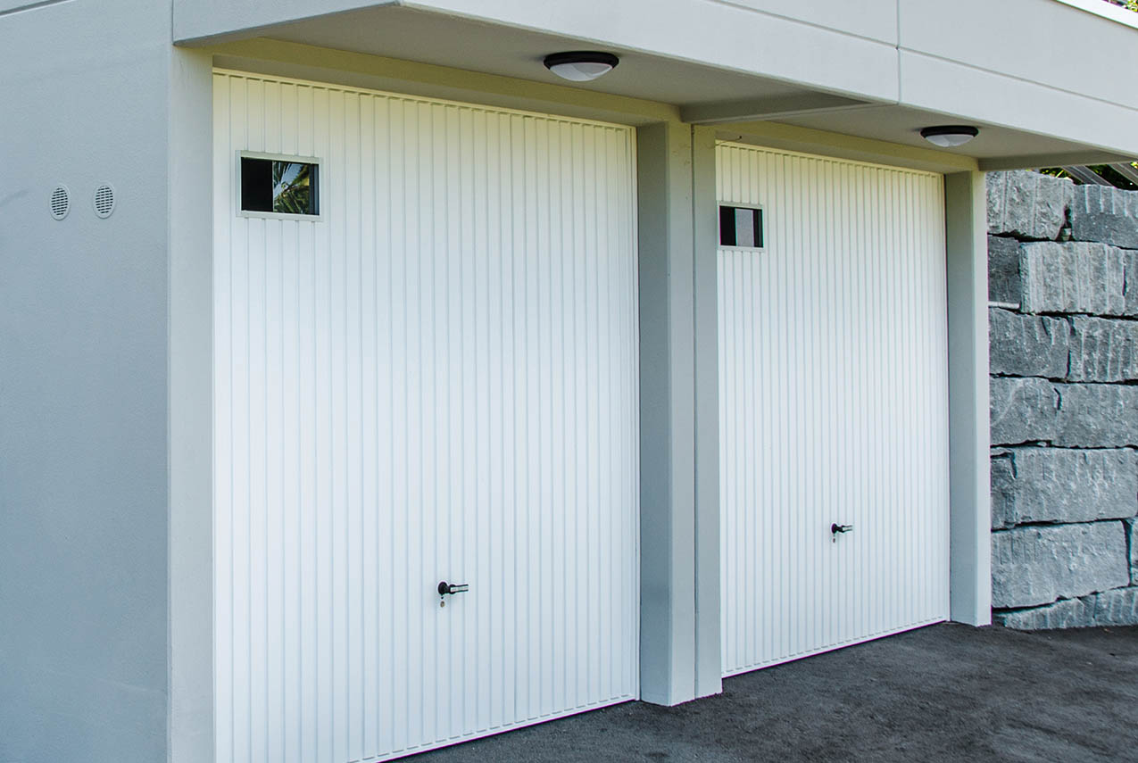 Aile de ventilation intégrée couché dans la porte basculante