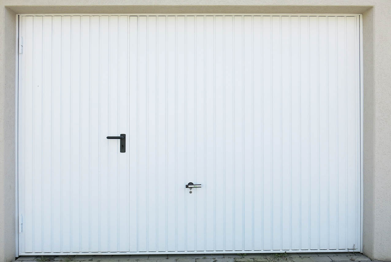 Servicetür im Tor eingebaut Aussenansicht